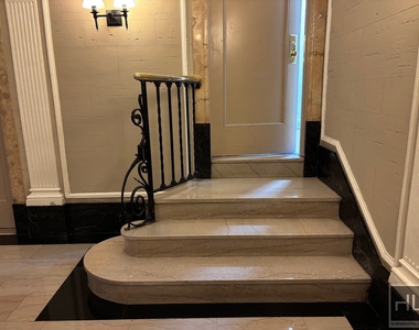 West 68 Street - Photo Thumbnail 5