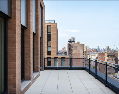West 28th Street - Photo Thumbnail 4