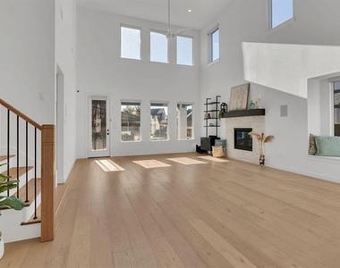 6029 Foxwheel Way - Photo Thumbnail 4