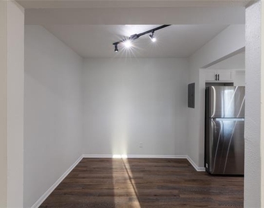 5921 Gaston Avenue - Photo Thumbnail 5