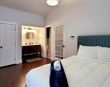 5815 Phoenix Drive - Photo Thumbnail 10