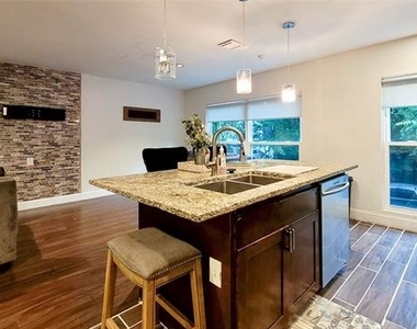 5815 Phoenix Drive - Photo Thumbnail 2