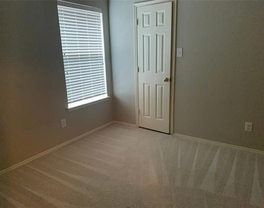 6000 White Pine Drive - Photo Thumbnail 4