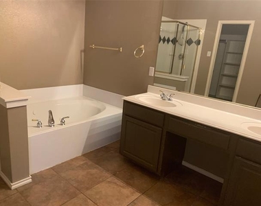 6000 White Pine Drive - Photo Thumbnail 9