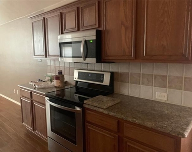 6000 White Pine Drive - Photo Thumbnail 5