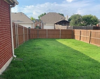 6000 White Pine Drive - Photo Thumbnail 10