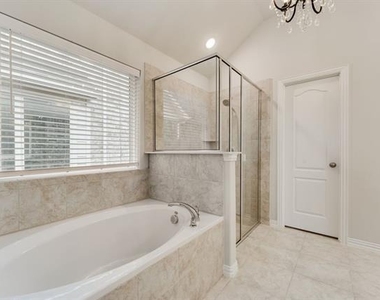 2819 Willow Lane - Photo Thumbnail 11