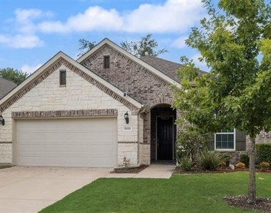 2819 Willow Lane - Photo Thumbnail 2