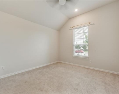 2819 Willow Lane - Photo Thumbnail 18