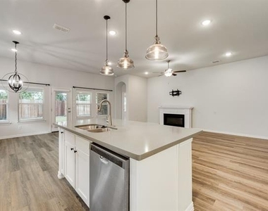2819 Willow Lane - Photo Thumbnail 7