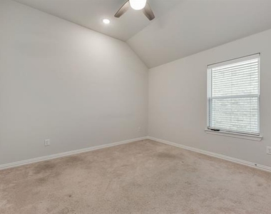 2819 Willow Lane - Photo Thumbnail 17