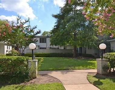 4945 N Hall Street - Photo Thumbnail 1
