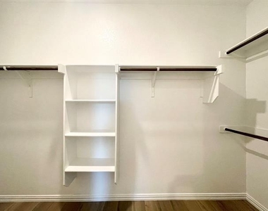 1118 Mahogany Lane - Photo Thumbnail 12