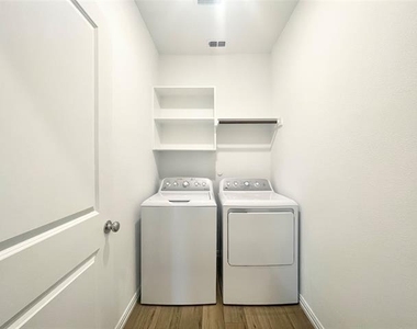 1118 Mahogany Lane - Photo Thumbnail 18