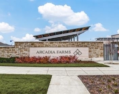 1118 Mahogany Lane - Photo Thumbnail 36