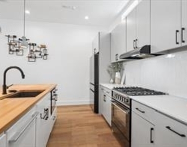 236 Melba Street - Photo Thumbnail 15