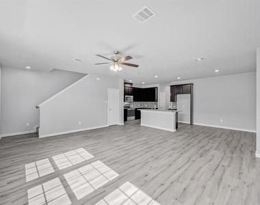 3112 Solana Circle - Photo Thumbnail 3
