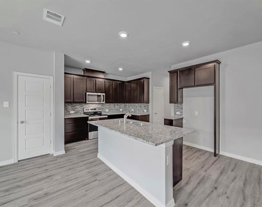 3112 Solana Circle - Photo Thumbnail 7