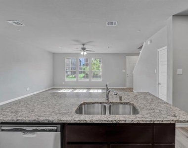 3112 Solana Circle - Photo Thumbnail 11