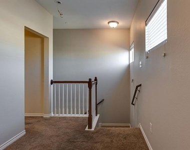5509 Soledad Drive - Photo Thumbnail 14