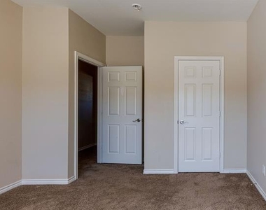 5509 Soledad Drive - Photo Thumbnail 15