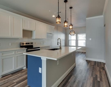 5509 Soledad Drive - Photo Thumbnail 4