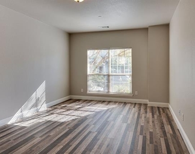5509 Soledad Drive - Photo Thumbnail 10