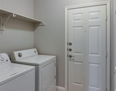 5509 Soledad Drive - Photo Thumbnail 8