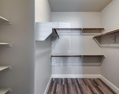 5509 Soledad Drive - Photo Thumbnail 12
