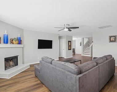 9641 Euclid Drive - Photo Thumbnail 4