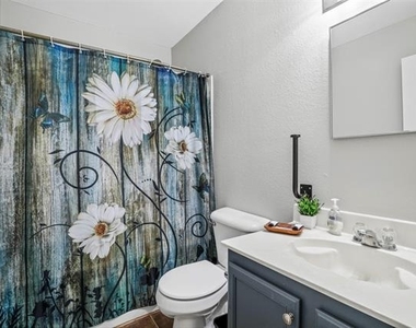 9641 Euclid Drive - Photo Thumbnail 7