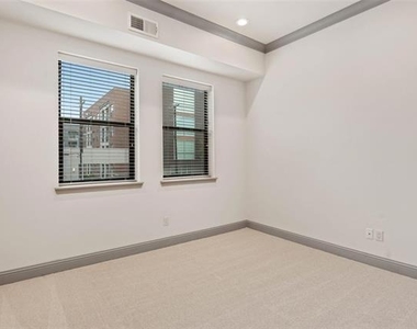 3142 Ross Avenue - Photo Thumbnail 14