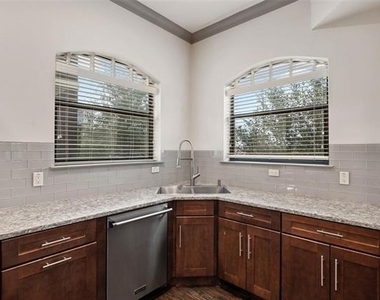 3142 Ross Avenue - Photo Thumbnail 6