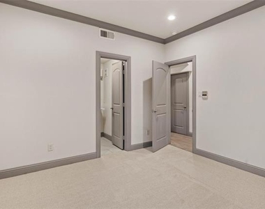 3142 Ross Avenue - Photo Thumbnail 12