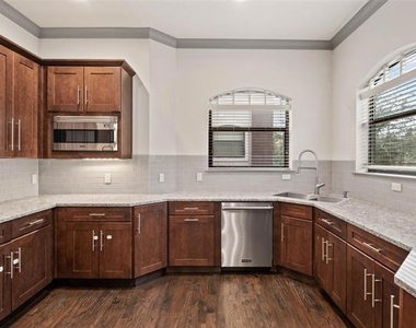 3142 Ross Avenue - Photo Thumbnail 5