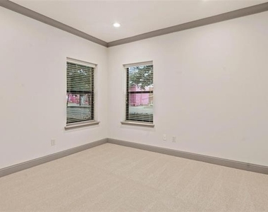 3142 Ross Avenue - Photo Thumbnail 11