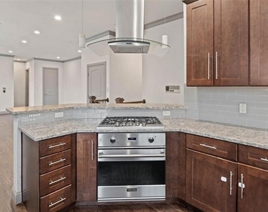 3142 Ross Avenue - Photo Thumbnail 7