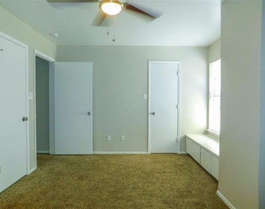 1137 Dallas Drive - Photo Thumbnail 9