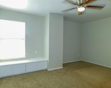 1137 Dallas Drive - Photo Thumbnail 10