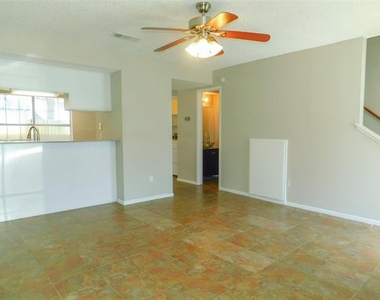 1137 Dallas Drive - Photo Thumbnail 4