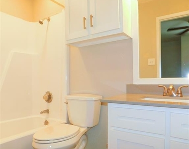 1137 Dallas Drive - Photo Thumbnail 11