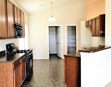 106 Old Glory Lane - Photo Thumbnail 7