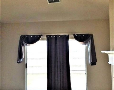 106 Old Glory Lane - Photo Thumbnail 4