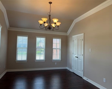 9638 Castlerock Trail - Photo Thumbnail 3