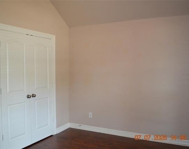 9638 Castlerock Trail - Photo Thumbnail 20