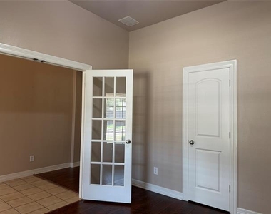 9638 Castlerock Trail - Photo Thumbnail 8