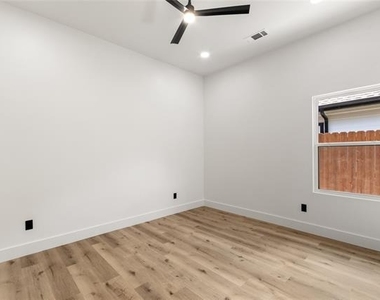 4917 Melodylane Street - Photo Thumbnail 23