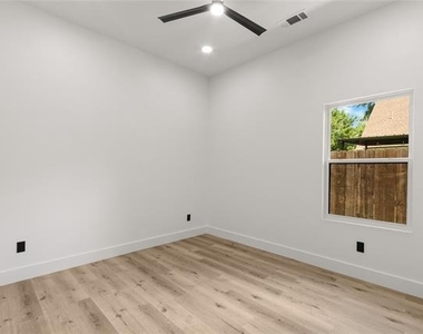 4917 Melodylane Street - Photo Thumbnail 24