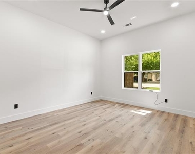 4917 Melodylane Street - Photo Thumbnail 10