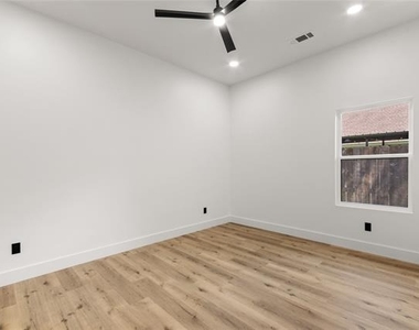 4917 Melodylane Street - Photo Thumbnail 13